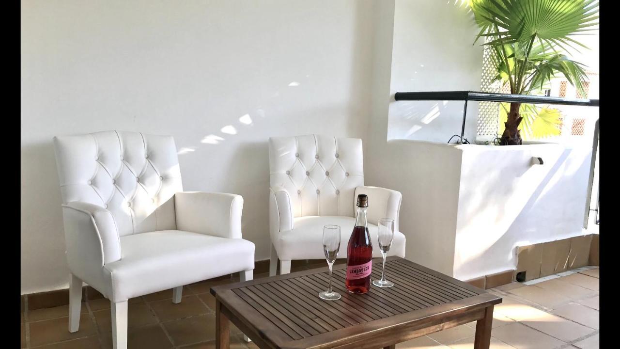Mi Capricho 3-5 Beachfront- Apartment With Sea Views In Costa Del Sol Sitio de Calahonda Kültér fotó
