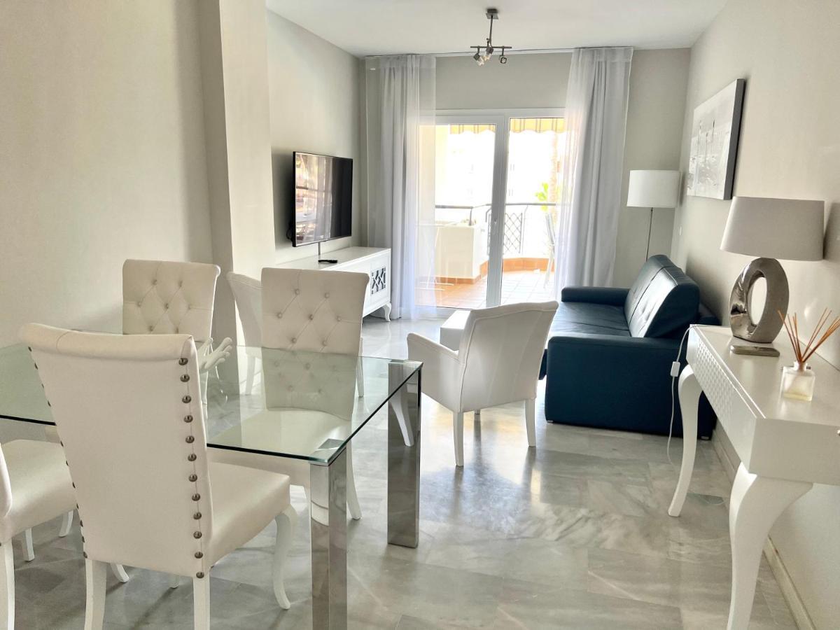 Mi Capricho 3-5 Beachfront- Apartment With Sea Views In Costa Del Sol Sitio de Calahonda Kültér fotó